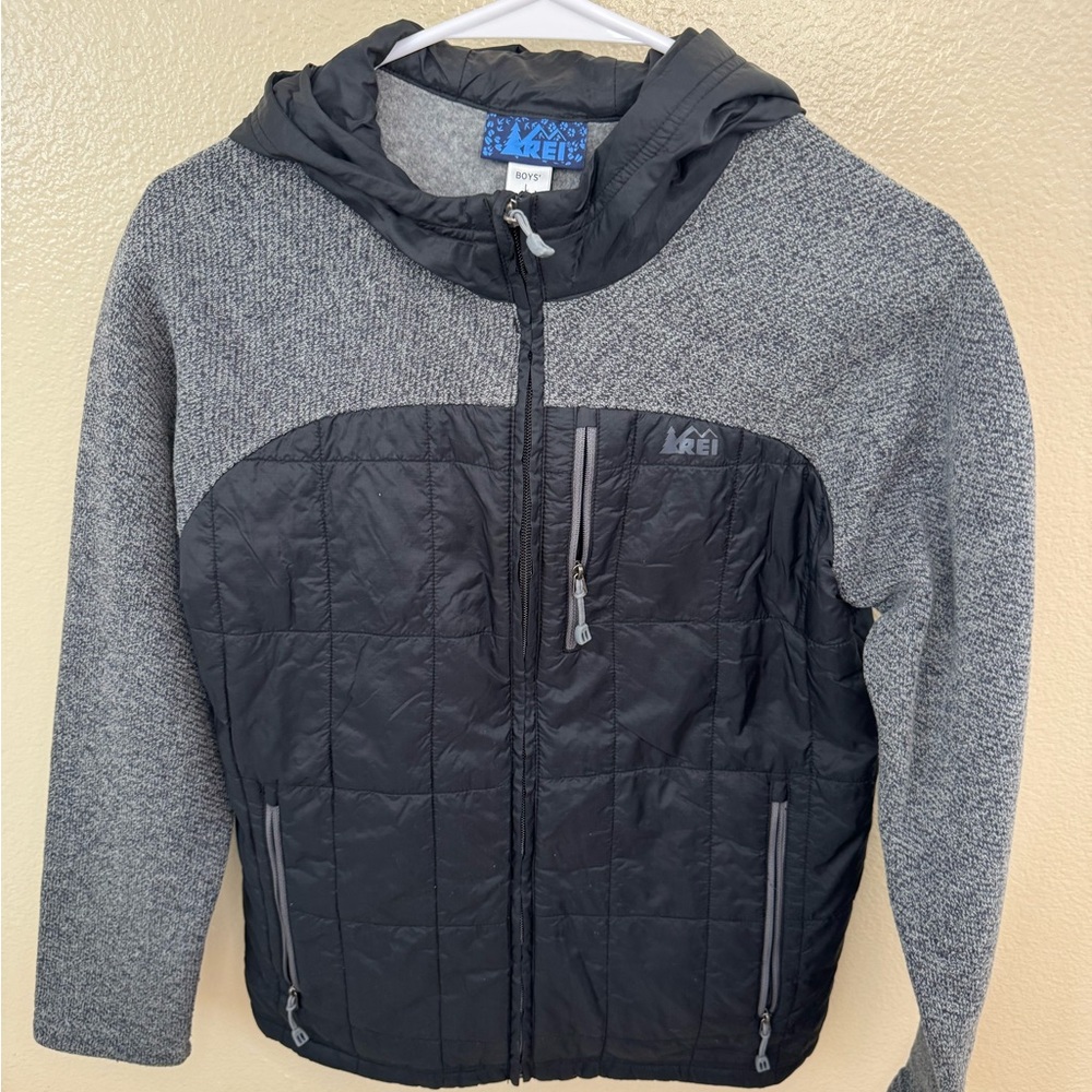 REI BOYS OUTDOOR JACKET